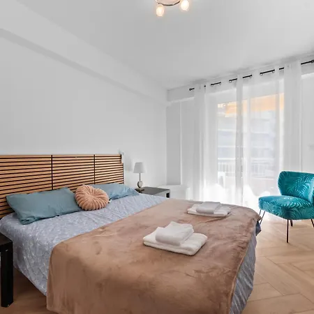 Coeur De - A 300m Des Plages - Parking - Fn 昂蒂布