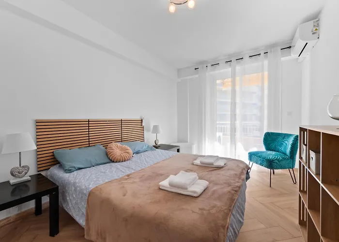 Coeur De - A 300m Des Plages - Parking - Fn 昂蒂布